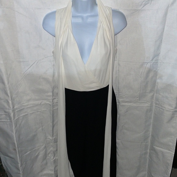 V- neck Jumpsuit - Picture 4 of 8